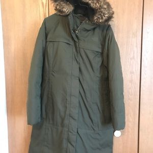 The North Face women’s Arctic Down Parka - Olive